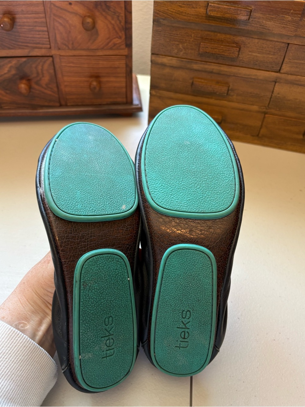 Tieks matte black ballet flats packable size 8 - Picture 6 of 9